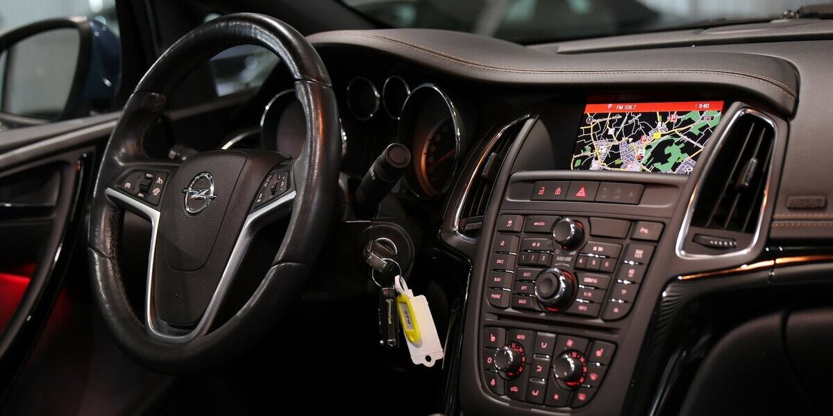 Opel Cascada 1.4 T EF INNOVATION XENON, LEDER, NAVI+ 113.000 km 11.444 &euro; Hamm 59077