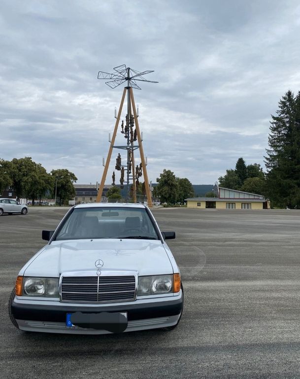 Mercedes-Benz 190 86.560 km 7.499 € Krombach 63829
