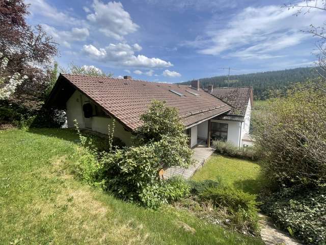 Einfamilienhaus Regen - 7 Zimmer, 240 m&sup2;, 290.000&euro; | Angebot:26472997