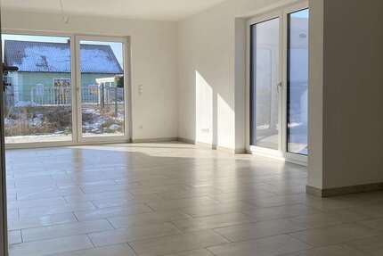 Haus zum Mieten in Donaustauf 1.740 € 138.69 m² 5 zimmer