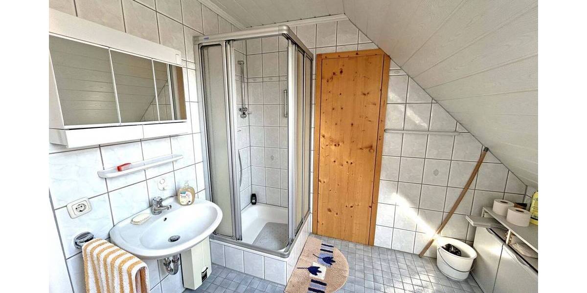 Mehrfamilienhaus, Wohnhaus Kulmbach Ziegelhütten - 8 Zimmer, 175 m&sup2;, 179.000&euro; | Angebot:26346500