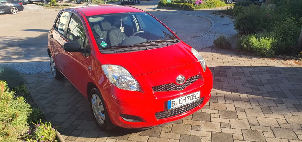 Toyota Yaris 93.000 km 4.200 &euro; Berlin 14165