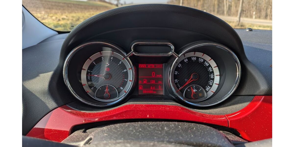 Opel Adam 84.000 km 9.200 &euro; Ditzingen 71254