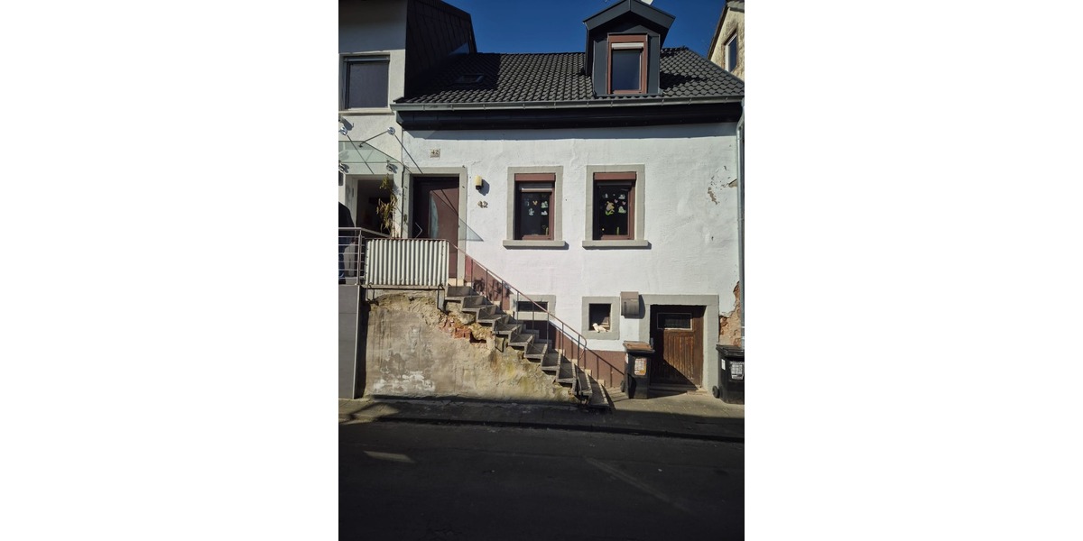 Umfangreich renoviertes Reihenhaus mit neuer Gasheizung in WiesenthalerhofErzhütte 4 zimmer