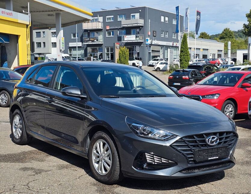 i30