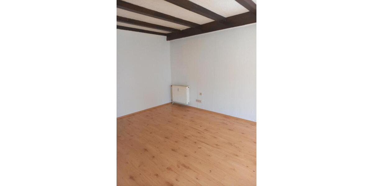 Etagenwohnung Schwalmstadt - 3 Zimmer, 70 m&sup2;, 350&euro; | Angebot:26403877