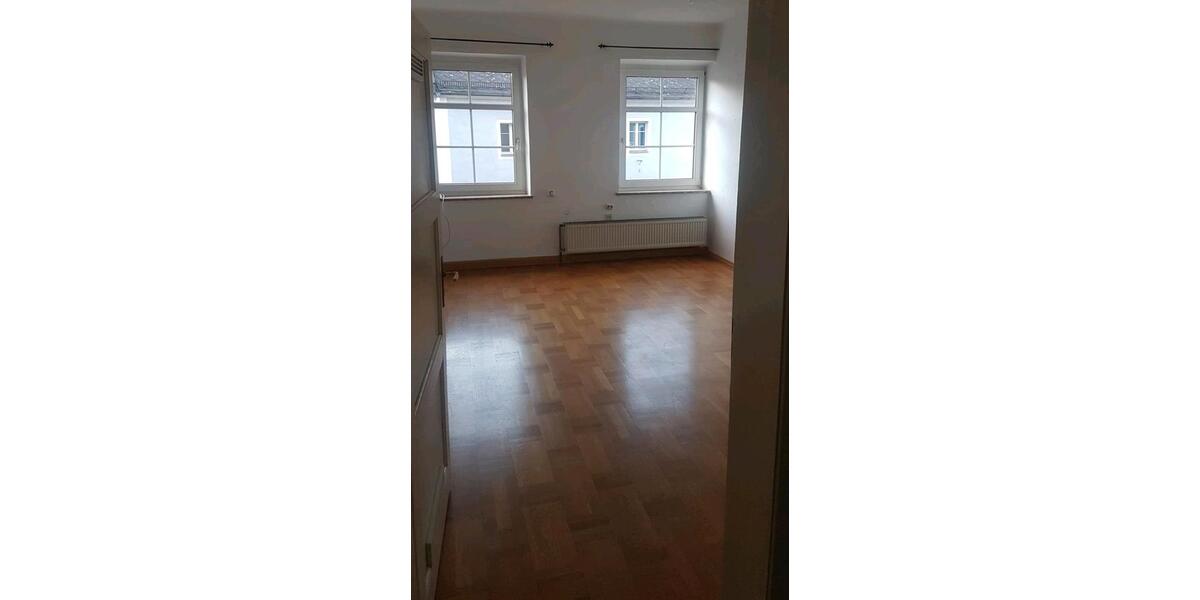 Etagenwohnung Waldsassen - 3 Zimmer, 82 m&sup2;, 459&euro; | Angebot:26664488