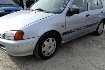 Toyota Starlet 124.000 km 1.950 &euro; Vlotho 32602