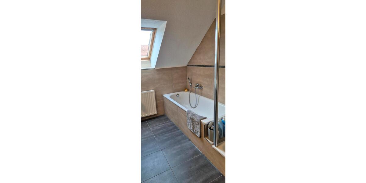 Dachgeschoßwohnung Bad Münder am Deister - 2 Zimmer, 83 m&sup2;, 900&euro; | Angebot:26295406