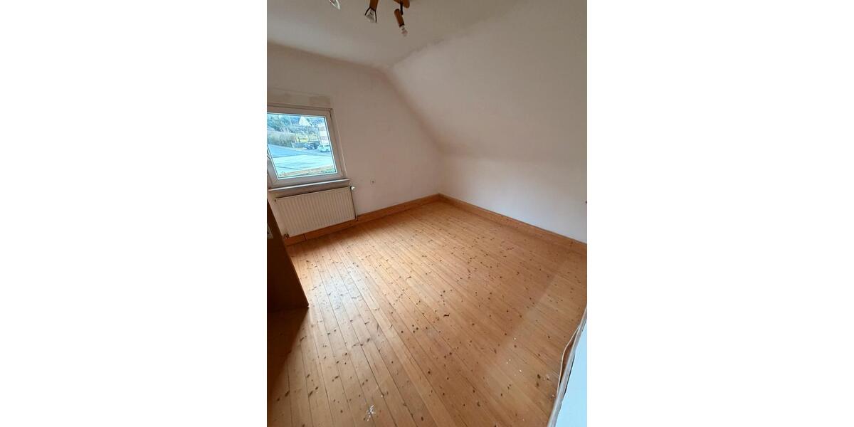 Etagenwohnung Erbach - 6 Zimmer, 160 m&sup2;, 1.300&euro; | Angebot:24983173