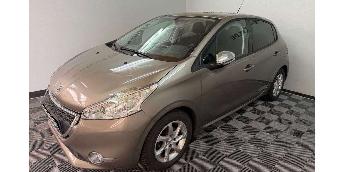Peugeot 208 54.866 km 4.999 &euro; Fulda 36043