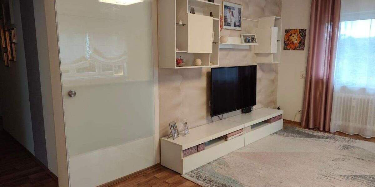 Moderne komplett sanierte 4 Zimmer Eigentumswohnung mit Vollwärmeschutz niedrigen Nebenkosten 4 zimmer