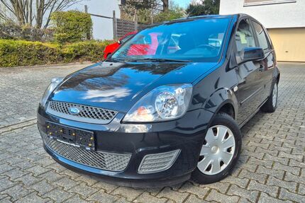 Ford Fiesta 96.000 km 2.900 &euro; Wiesbaden 65189