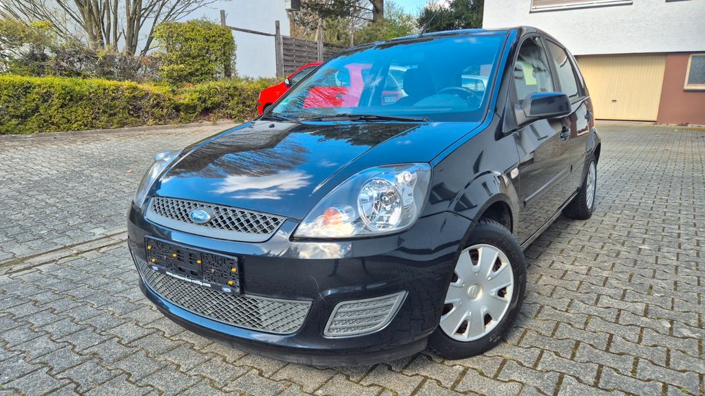 Ford Fiesta 96.000 km 2.900 &euro; Wiesbaden 65189