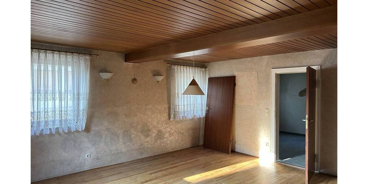 Mehrfamilienhaus, Wohnhaus Erlangen / Frauenaurach Frauenaurach - 8 Zimmer, 236 m&sup2;, 359.000&euro; | Angebot:24051824