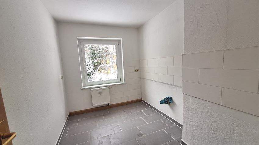 Zimmer Weißenfels - 2 Zimmer, 43 m&sup2;, 330&euro; | Angebot:25662561