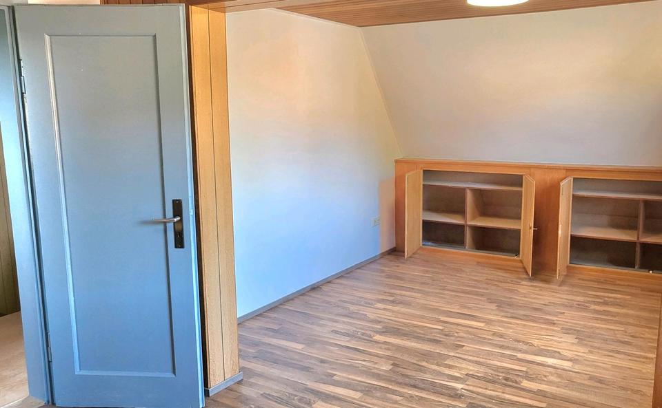 Einfamilienhaus Hillerse - 8 Zimmer, 222 m&sup2;, 1.400&euro; | Angebot:26417054