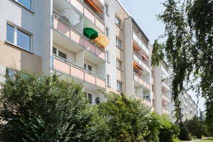 Wohnung Halle Südstadt - 3 Zimmer, 57 m&sup2;, 398&euro; | Angebot:27368416