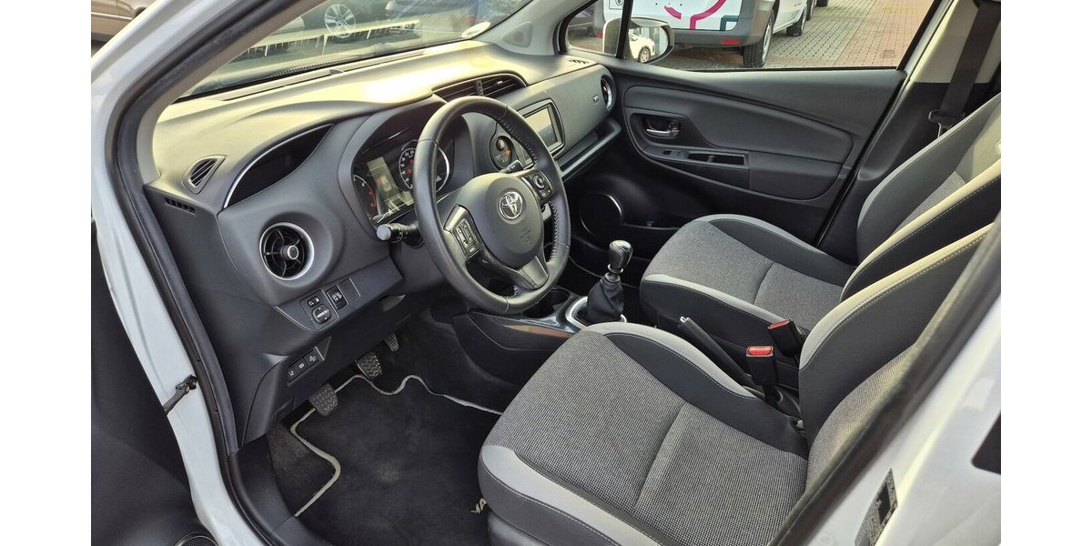 Toyota Yaris Team D 98.400 km 11.890 &euro; Rodgau 63110