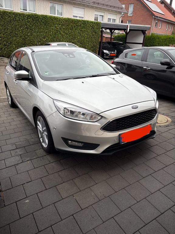 Ford Focus 48.685 km 9.200 € Paderborn 33100