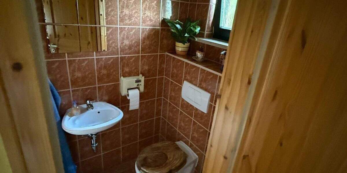 Einfamilienhaus Weißenfels Wengelsdorf - 8 Zimmer, 250 m&sup2;, 435.000&euro; | Angebot:25818951