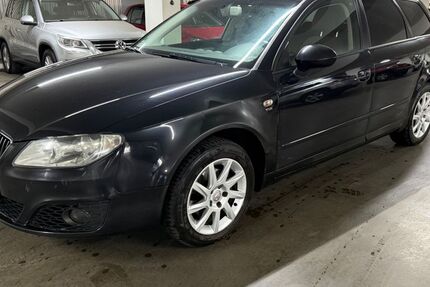 Seat Exeo 289.111 km 2.500 &euro; München 80636