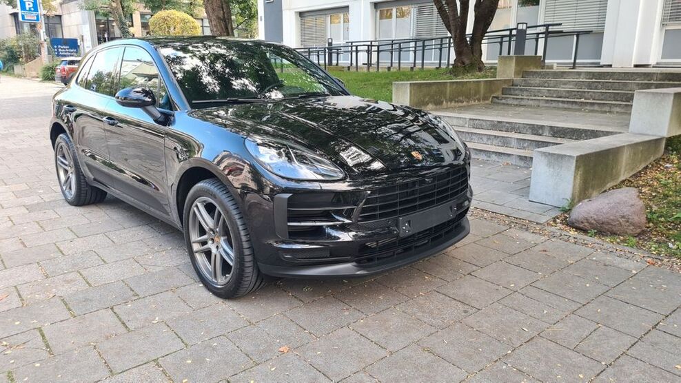 Porsche Macan 91.800 km 46.699 € München 80689