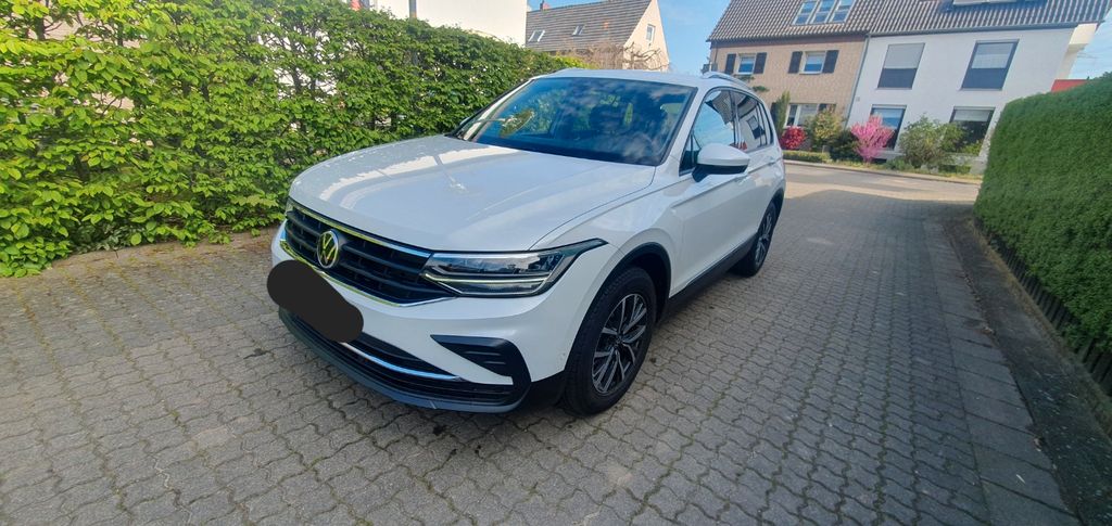 VW Tiguan 93.963 km 21.980 &euro; Rheinbach 53359