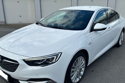 Opel Insignia 70.000 km 11.950 € Essen 45326