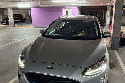 Ford Focus 106.000 km 15.000 &euro; Kelsterbach 65451
