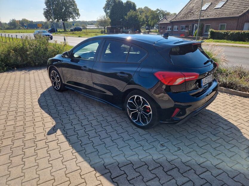 Ford Focus 108.000 km 14.800 € Kevelaer 47623