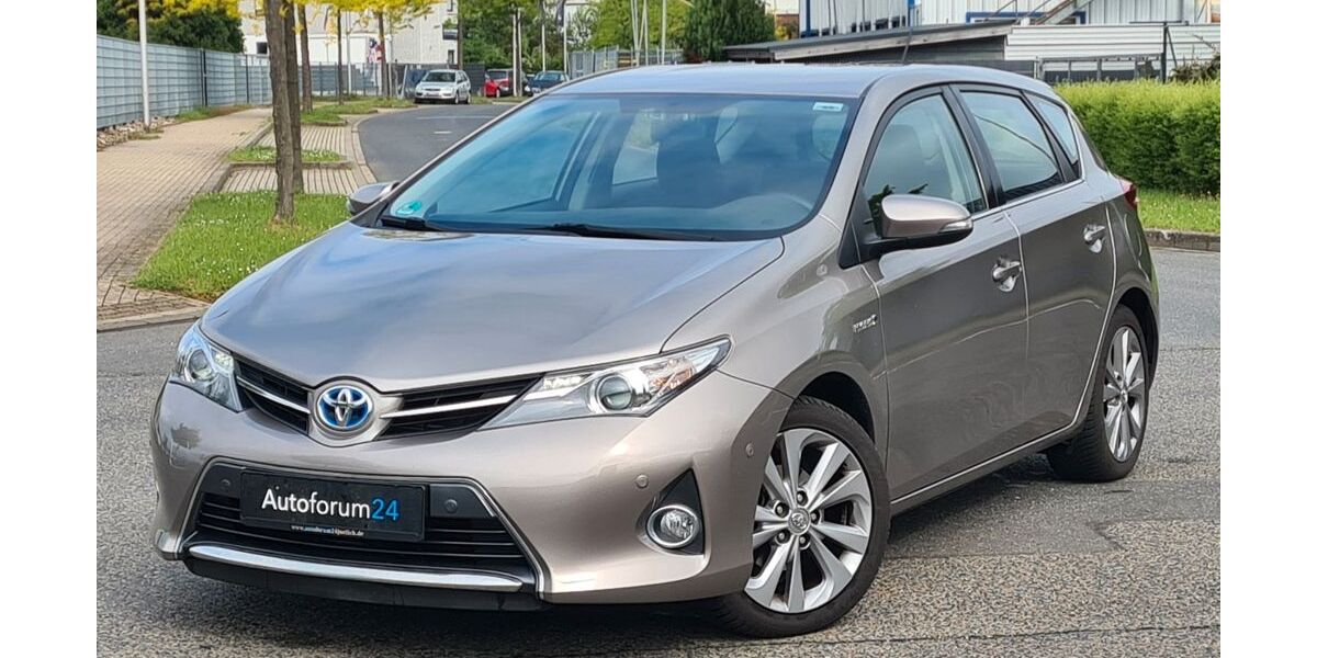 Toyota Auris 90.000 km 12.999 &euro; Jülich 52428