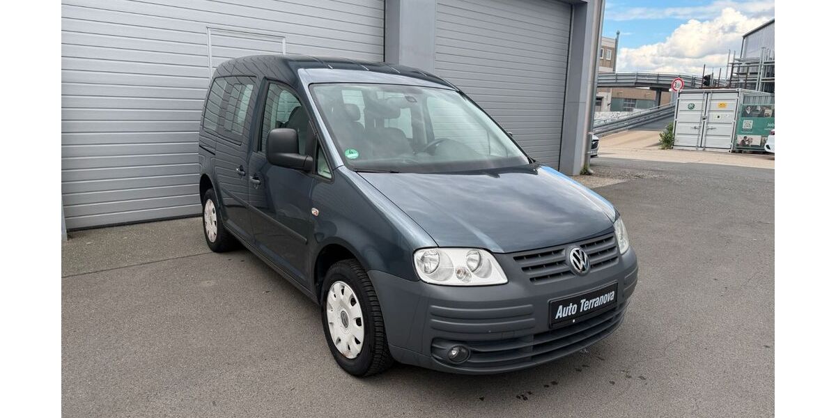 VW Caddy 151.000 km 5.990 &euro; Nürnberg 90431