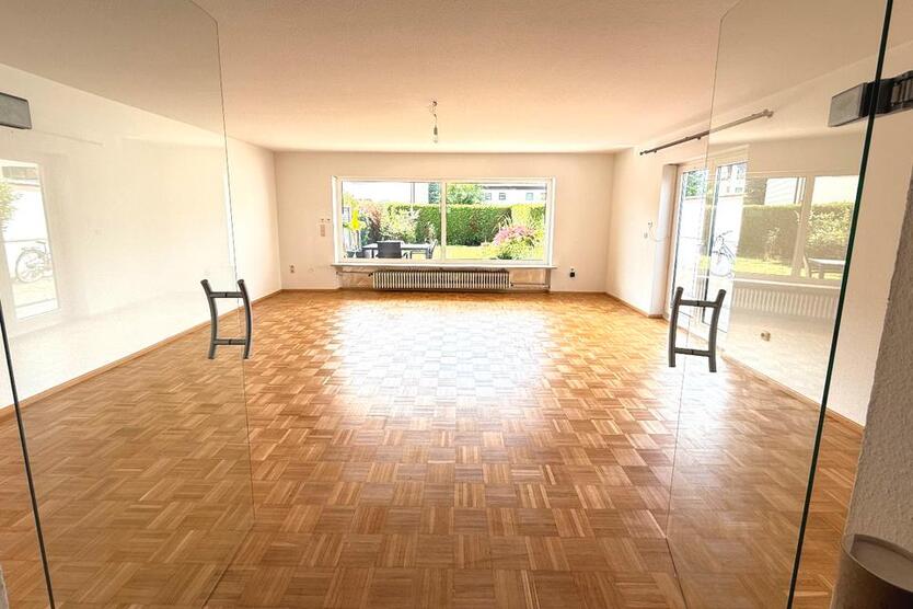 Geräumige Doppelhaushälfte mit Gartenidylle – ideal für Familien