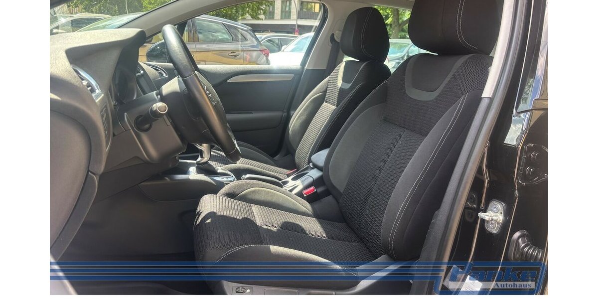 Citroen C4 Selection 120 EAT6*SHZ*DAB*NAV*BT*Tempo* 111.305 km 9.990 &euro; Berlin 13187