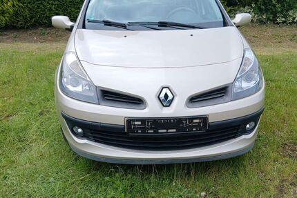 Renault Clio 151.000 km 1.950 &euro; Xanten 46509