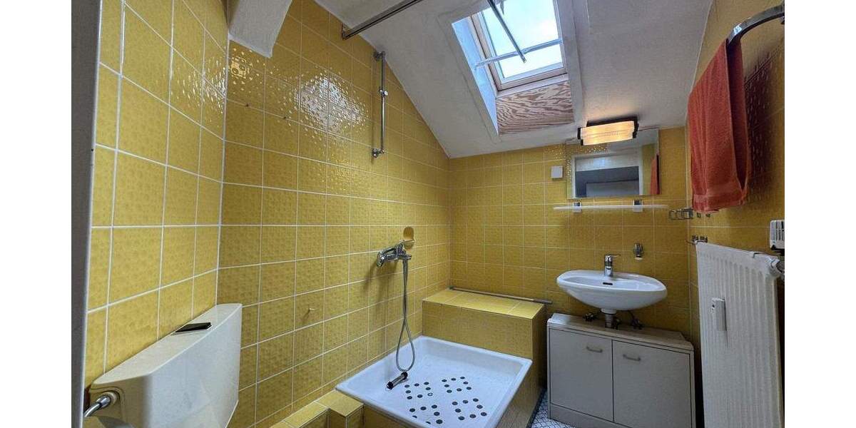 Reihenendhaus Kassel Kirchditmold - 8 Zimmer, 155 m&sup2;, 348.000&euro; | Angebot:24032553