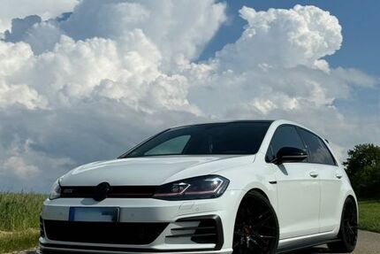 VW Golf 68.000 km 22.900 &euro; Albstadt 72458