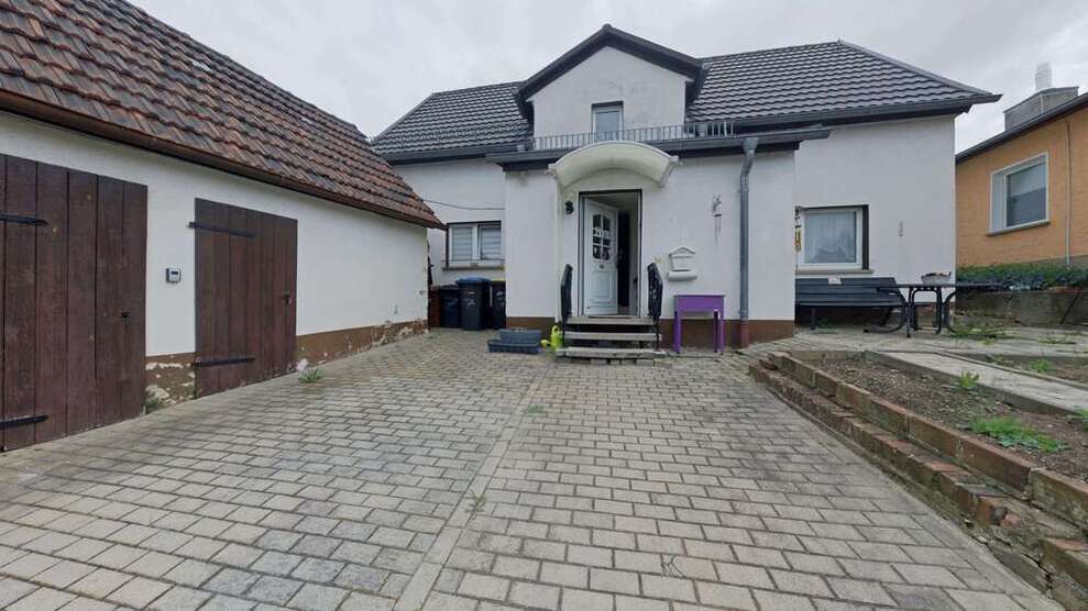 Haus zum Kaufen in Zeitz 75.000 € 100 m²