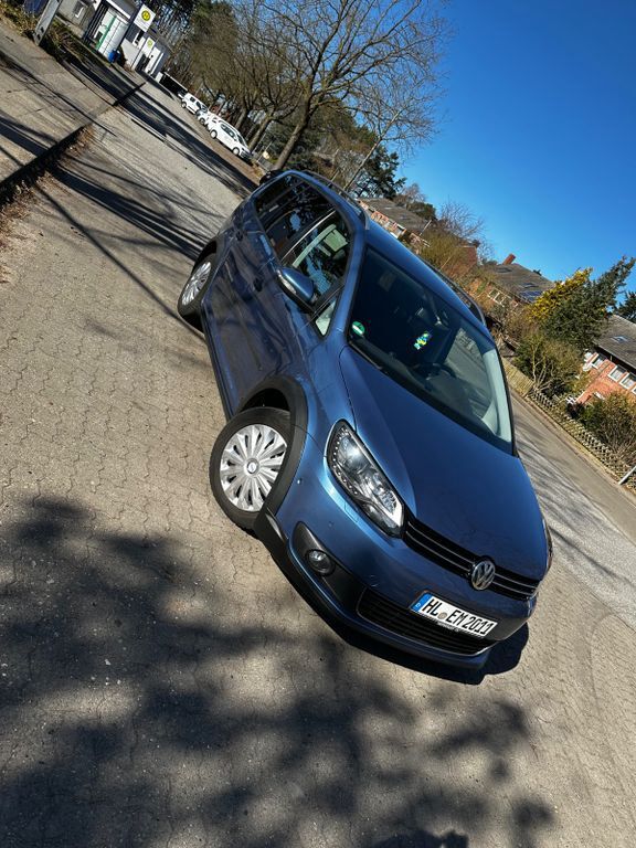 VW Touran 179.500 km 6.600 € Lübeck 23562