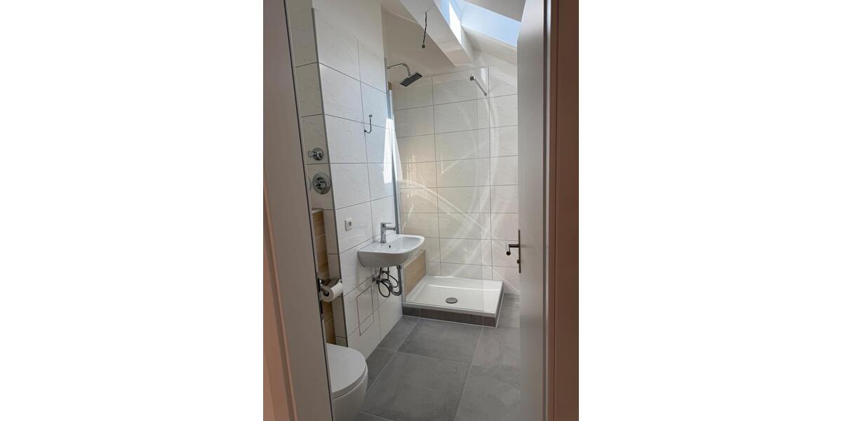 Dachgeschoßwohnung Rosenheim Egarten - 1 Zimmer, 35 m&sup2;, 750&euro; | Angebot:26124383