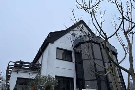 Haus zum Kaufen in Wiesbaden 849.000 € 200 m²