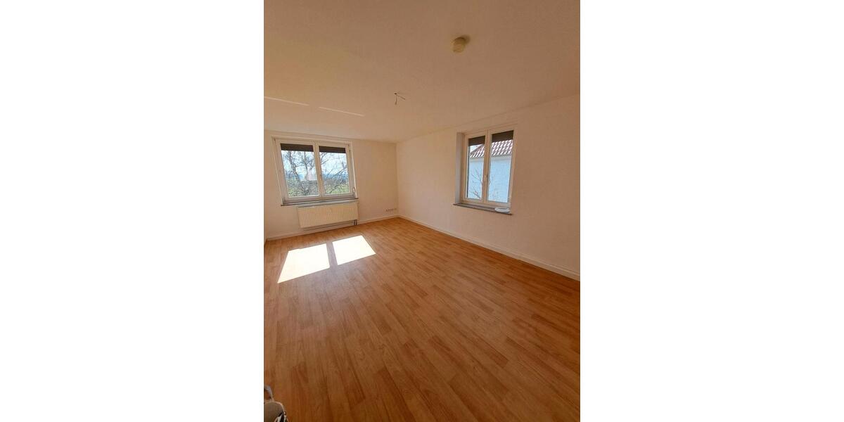 Etagenwohnung Hohenmölsen - 2 Zimmer, 54 m&sup2;, 47.500&euro; | Angebot:26115066