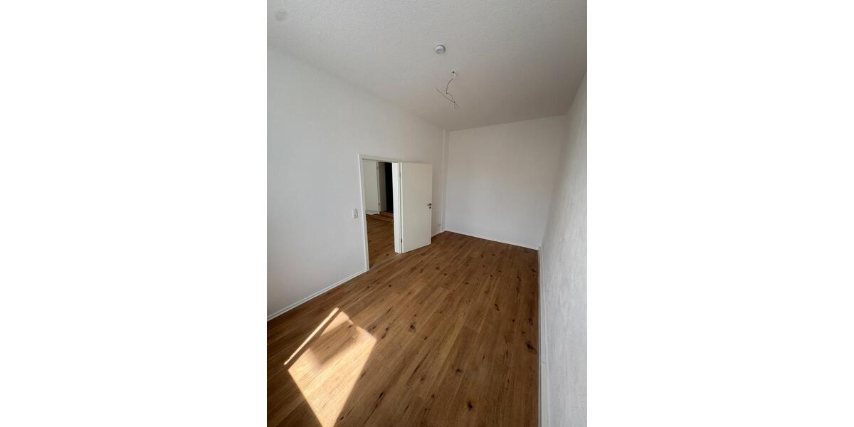 Erdgeschoßwohnung Hof Altstadt - 3 Zimmer, 64 m&sup2;, 195.000&euro; | Angebot:26399365