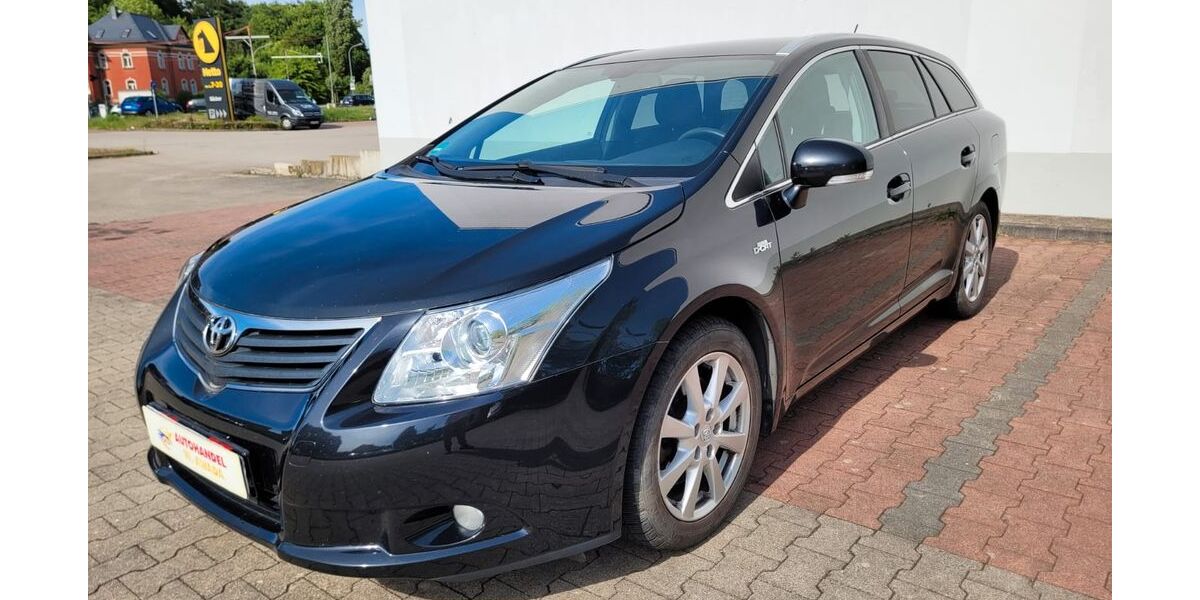 Toyota Avensis 308.184 km 2.300 &euro; Borna 04552