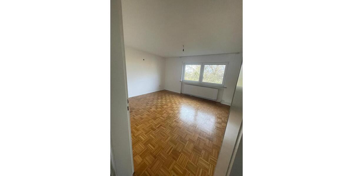Dachgeschoßwohnung Sankt Augustin - 3.5 Zimmer, 100 m&sup2;, 1.300&euro; | Angebot:24966138