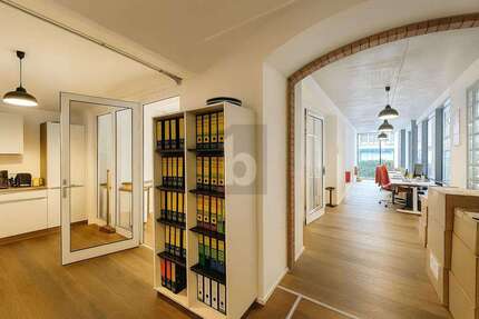 Gewerbeobjekt Berlin-Prenzlauer Berg Prenzlauer Berg - 2.400&euro; | Angebot:27117020