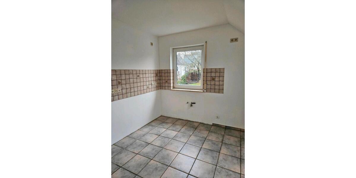 Dachgeschoßwohnung Overath - 4 Zimmer, 83 m&sup2;, 800&euro; | Angebot:25961541