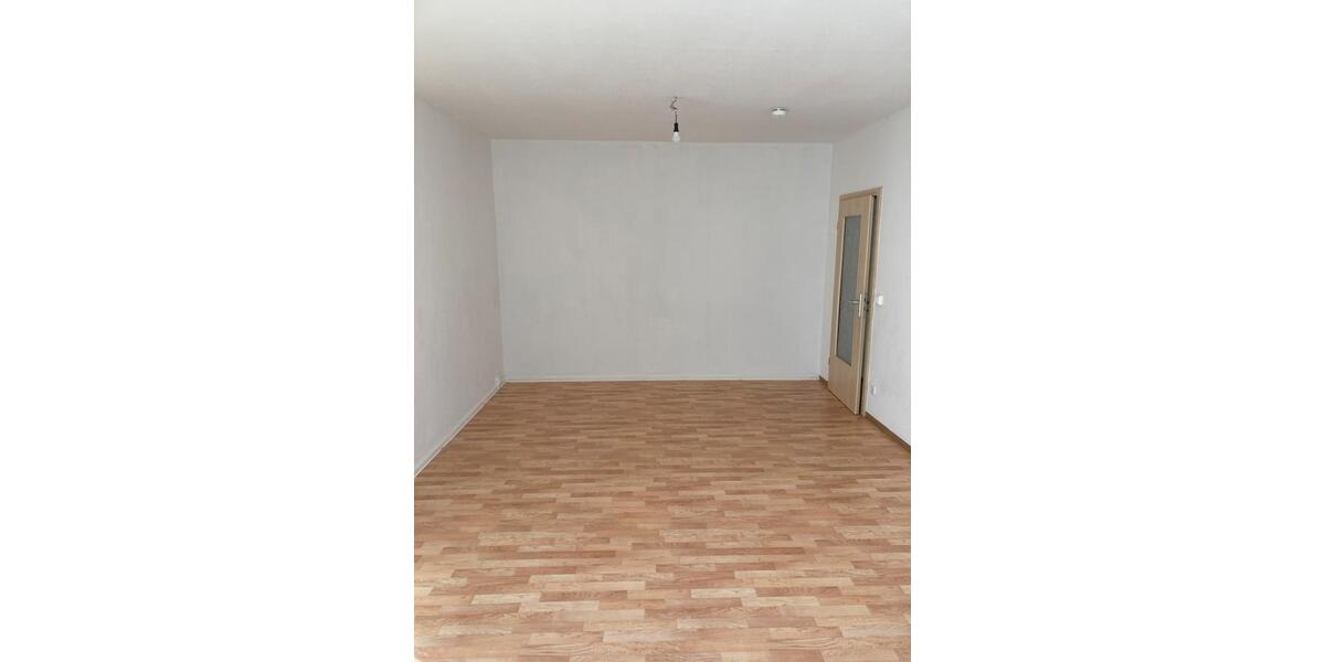 Etagenwohnung Gera - 2 Zimmer, 67 m&sup2;, 405&euro; | Angebot:26379716