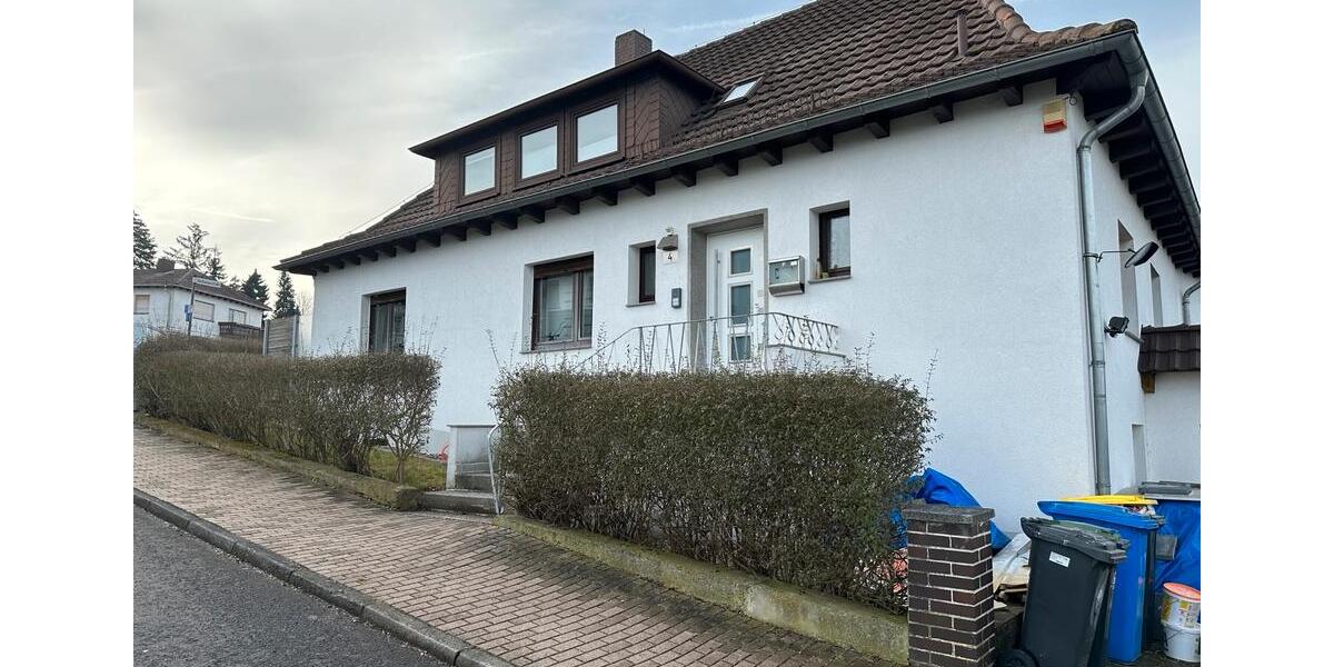 Dachgeschoßwohnung Felsberg - 4 Zimmer, 95 m&sup2;, 680&euro; | Angebot:25440010